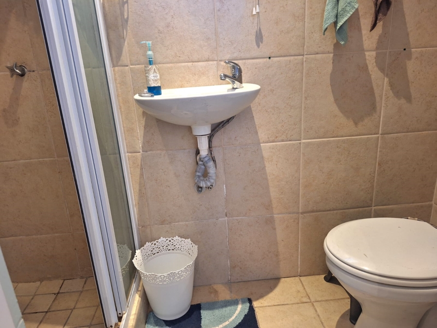 1 Bedroom Property for Sale in Hartenbos Central Western Cape